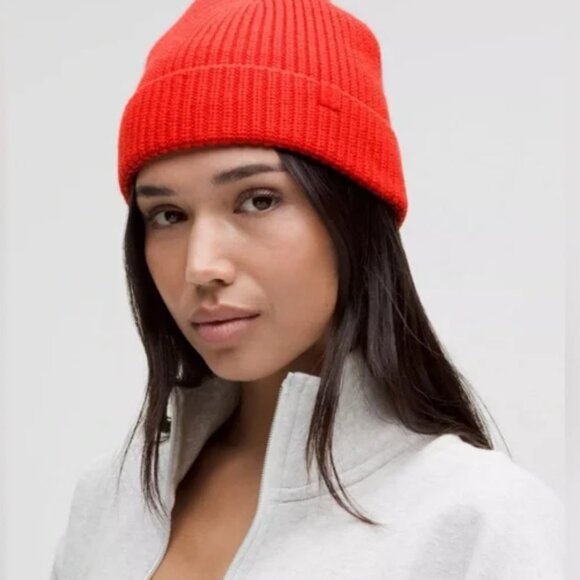 Lululemon | Close-Fit Wool Blend Blend Ribbed Knit Beanie - Red - Picture 2 of 5
